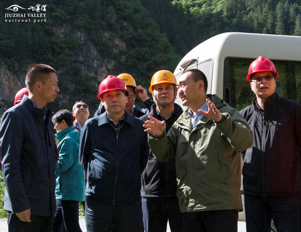 2018年6月4日，省发展改革委副主任邓长金一行，调研督导“8·8”九寨沟地震灾后恢复重.jpg