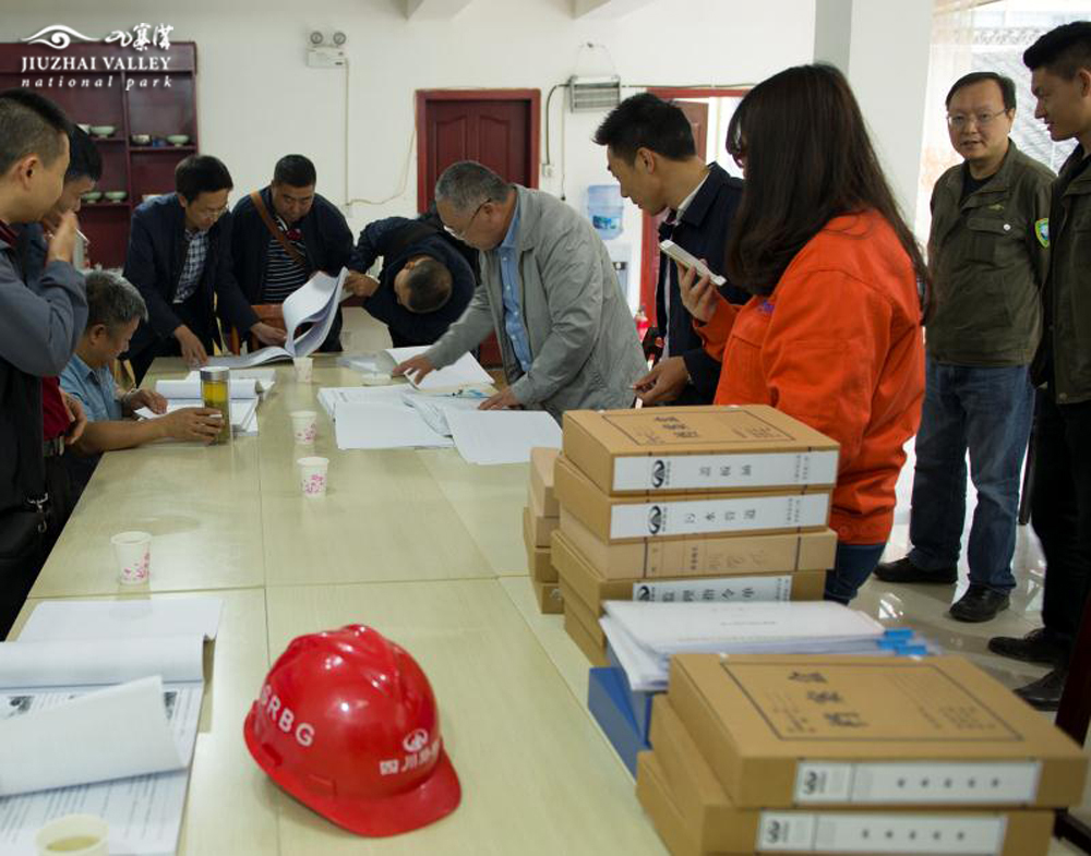 2018年6月07日，四川省质量安全总站专家组一行在九寨沟景区开展灾后恢复重建工程项目.jpg